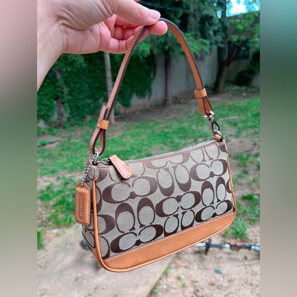 Coach Handbags - ❌SOLD FB❌ 100% Authentic vintage/Y2K Coach Signature Demi Beige style 6094 Purse